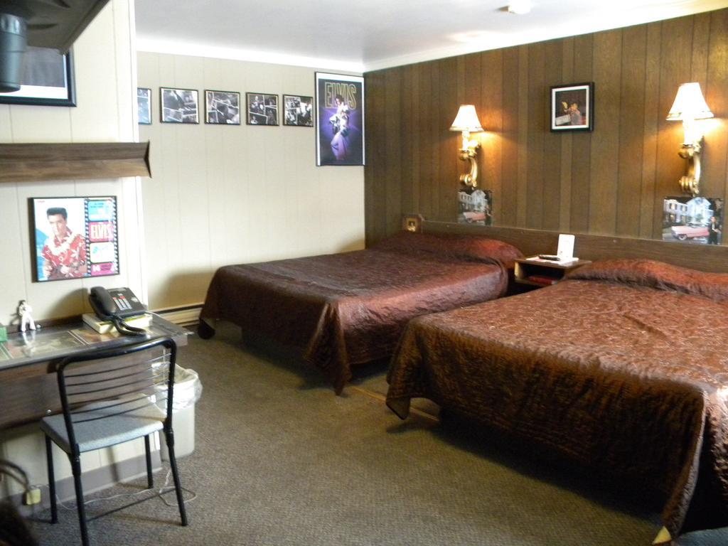 Blue And White Motel Kalispell Quarto foto